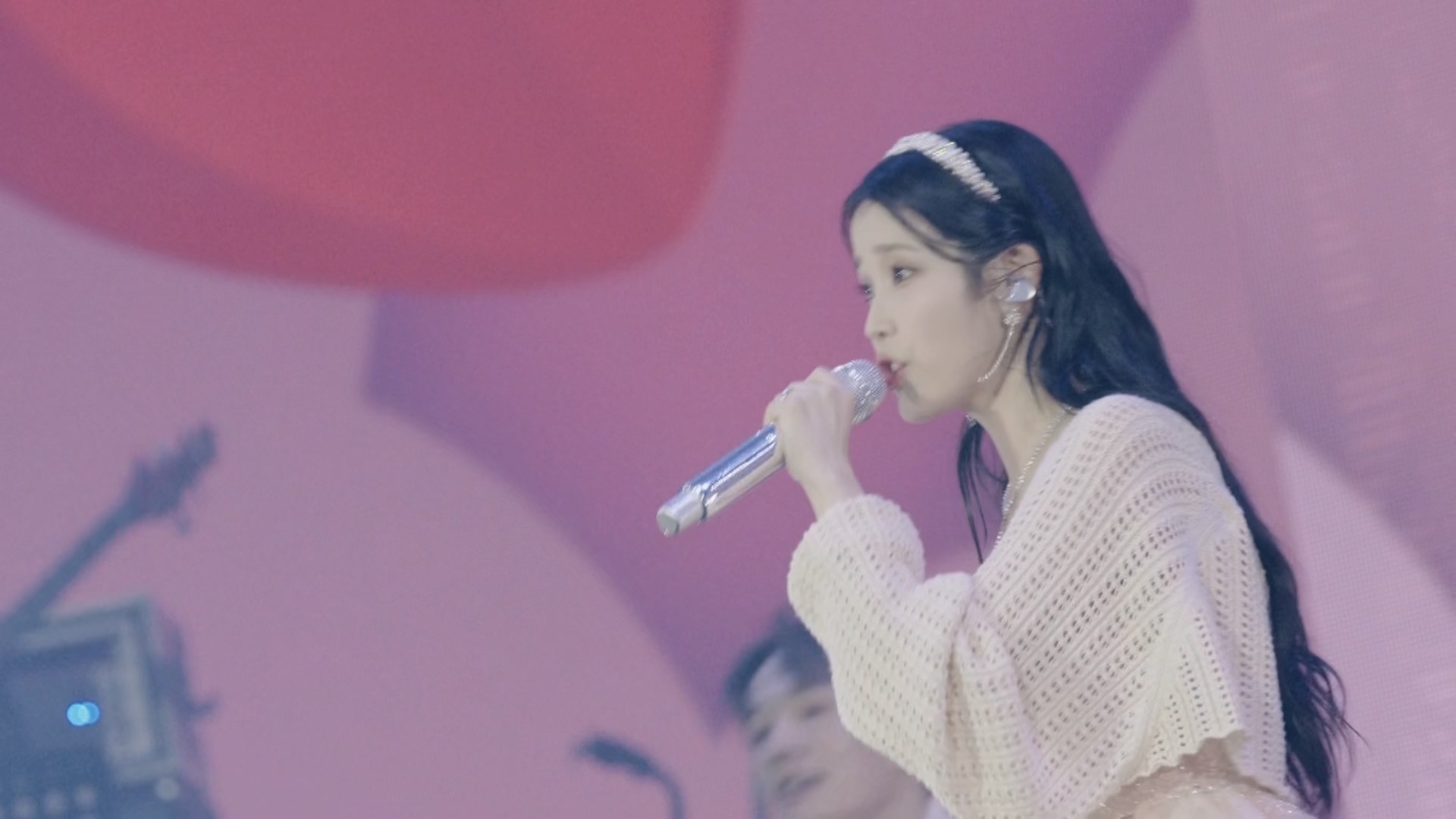 [115ed2k] [李知恩2022 IU Concert The Golden Hour演唱会][韩语DTS-HDMA5.1/原盘英简繁SUP字幕/章节][mkv/27.6G][BluRay.1080p.DTS-HD.MA.5.1.x265.10bit]