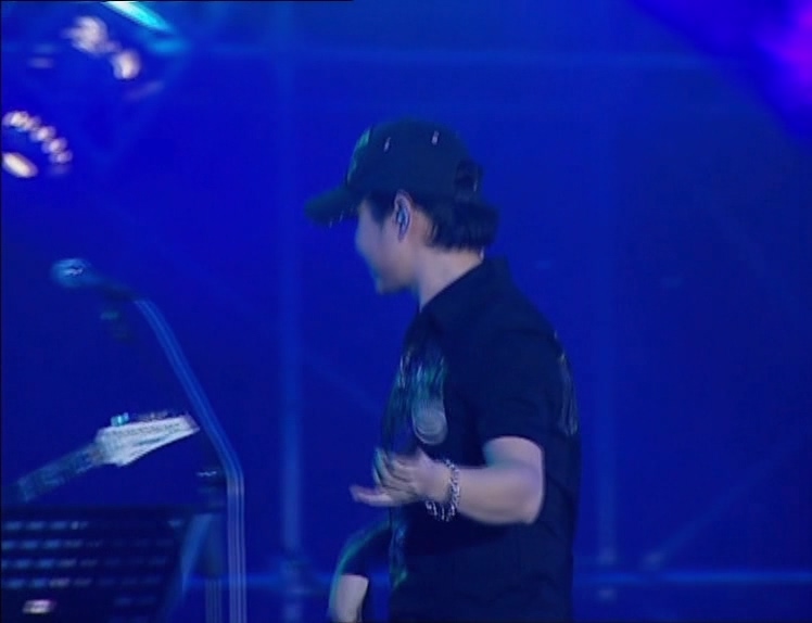 [115ed2k] [刀郎2007《新疆十年环球巡回演唱会新疆乌鲁木齐站][选曲章节][mkv/3.32G][DVDRip]