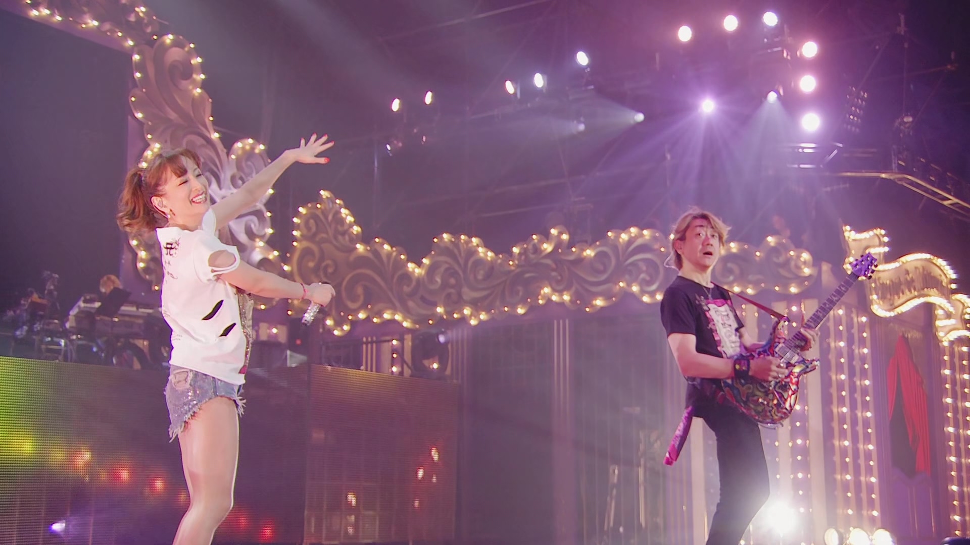 [115ed2k] [滨崎步2015日本巡回演唱会][章节歌曲][BluRay.1080p.Flac.2.0.x265.10bit][MKV/18.39G]