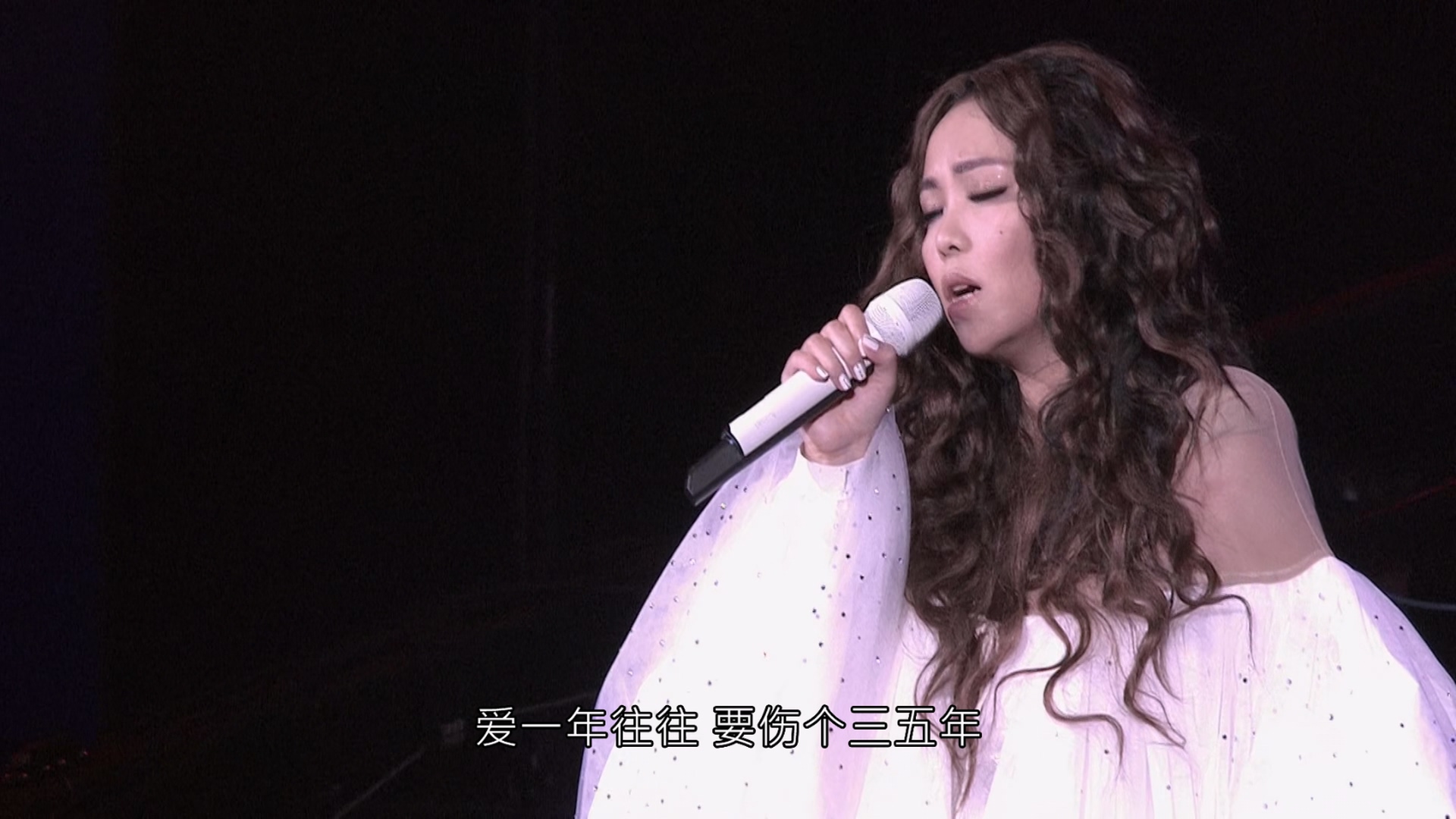 [115ed2k] [2013年张惠妹 AMeiZING Live 世界巡回演唱会][原盘繁简SUP字幕/章节歌曲][BluRay.1080p.DTS-HD.MA.5.1.Flac.x265.10bit][MKV/28.17G]