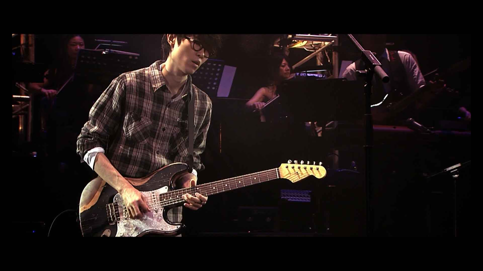 [115ed2k] [方大同 15香港演唱会 2011][ISO/41.5G]