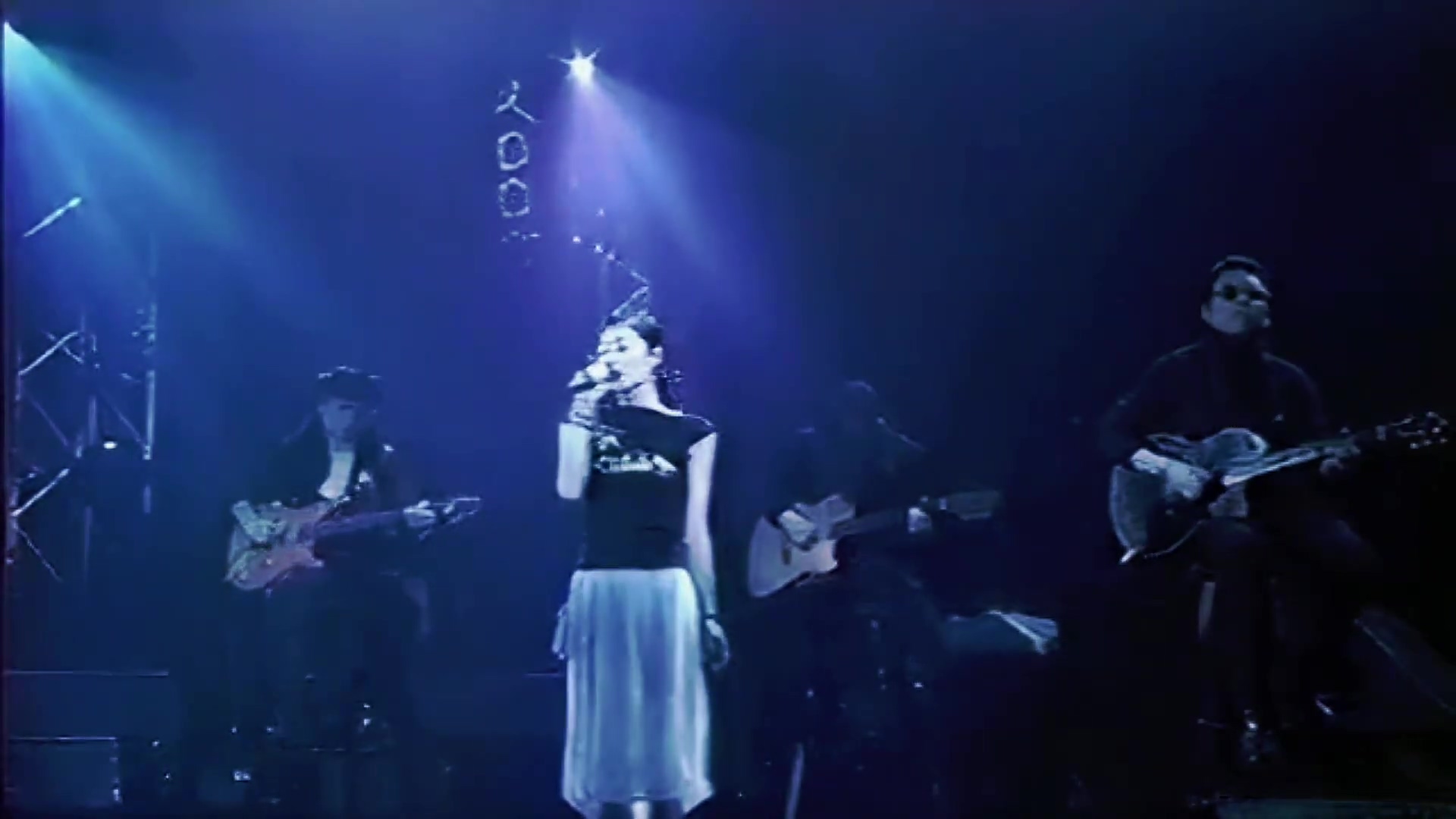 [115ed2k] [王菲 唱游大世界日本演唱会 (武道馆)][MP4/1.38G]