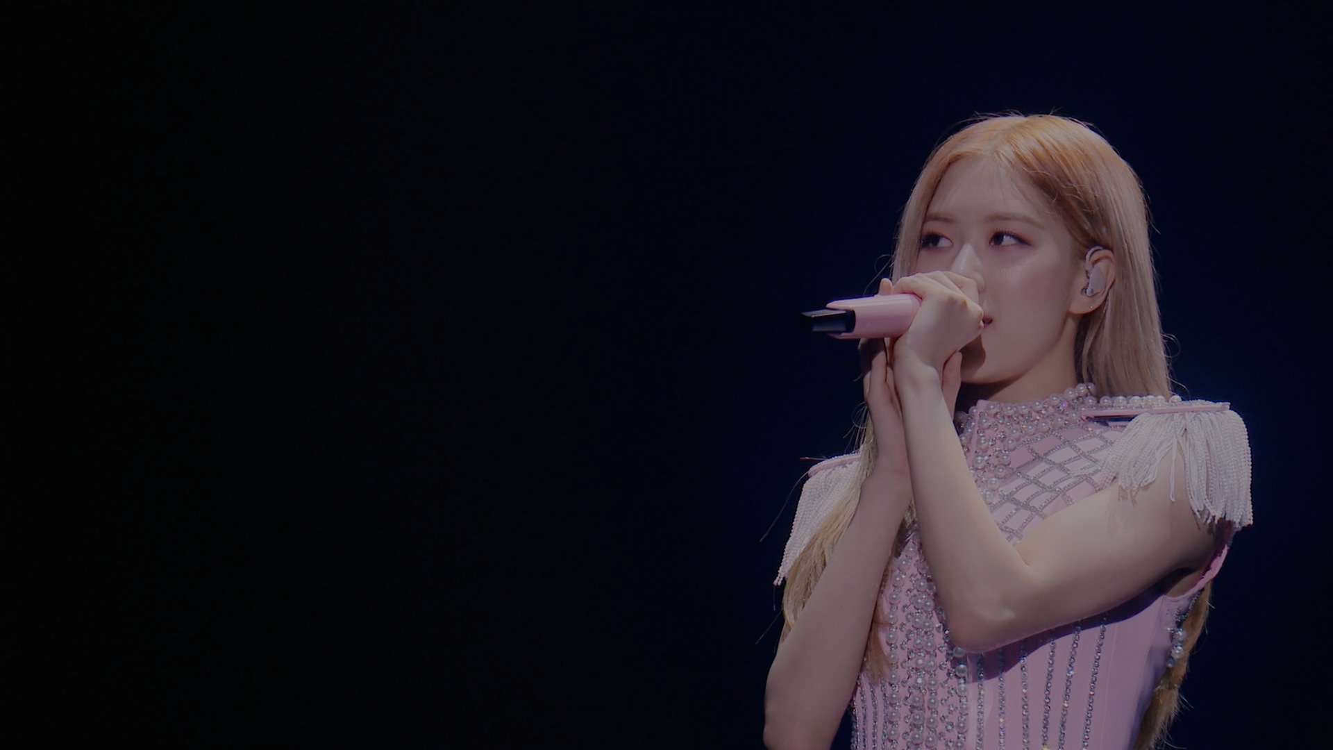[115ed2k] [BLACKPINK 首场巡回演唱会 大阪站][章节选曲][Blu-ray 1080p AVC LPCM2.0][ISO/25.01G]