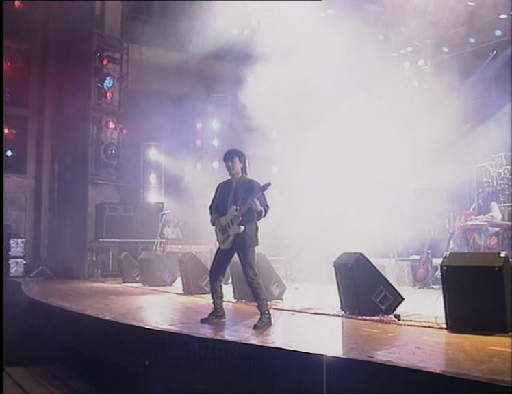 [115ed2k] [崔健.1992年北展演唱会.1992.DVD.HEVC.10bit.MiniSD-TLF.mkv][章节歌曲][DVDRip][MKV/1.44G]