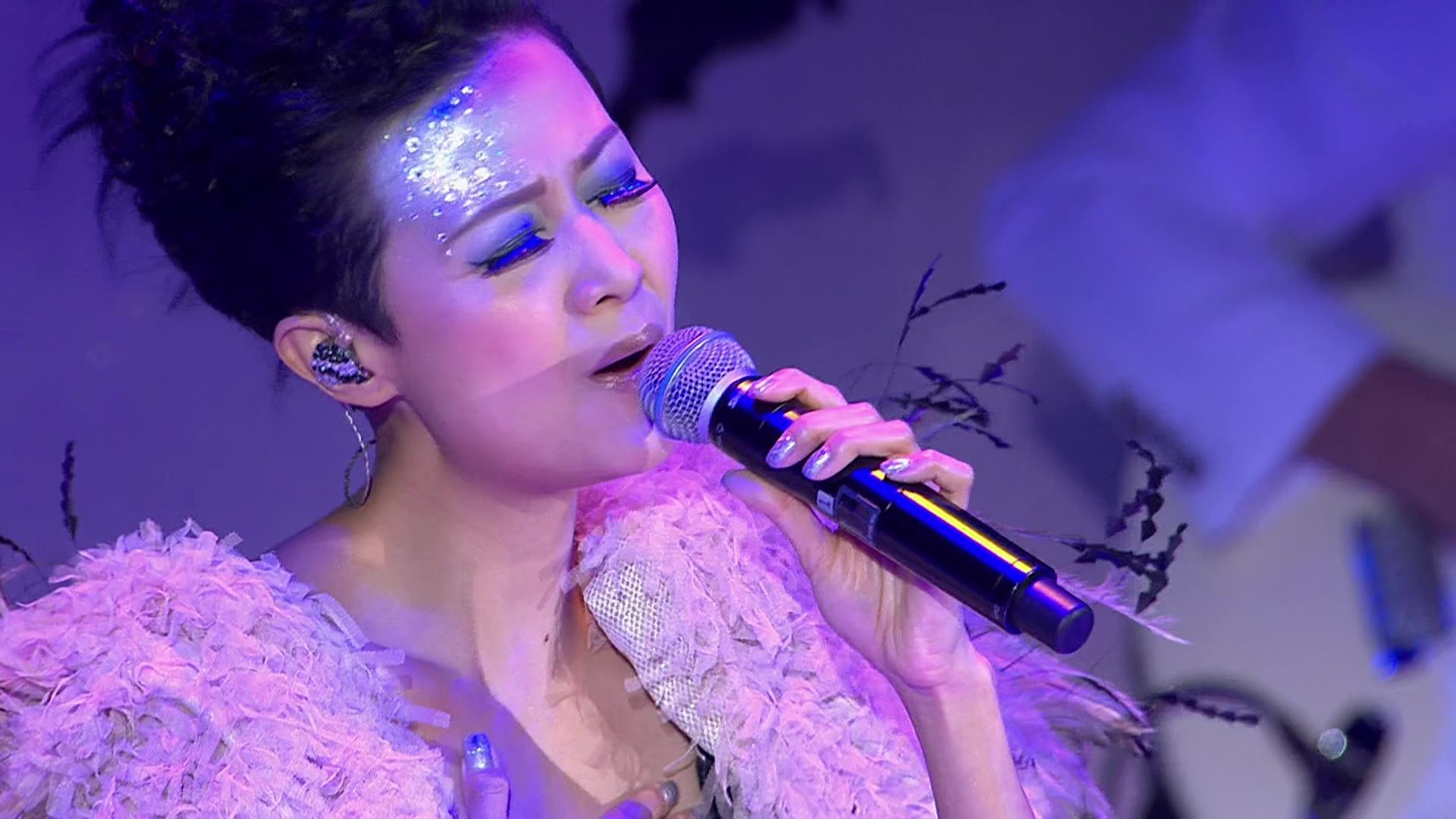 [115ed2k] [罗敏庄真SING演唱会.Jimmyhk.YouTube.SING.2012.BluRay.1080p.x265.10bit.MNHD-FRDS][章节歌曲][BluRay.1080p.x265.10bit][MKV/15.31G]
