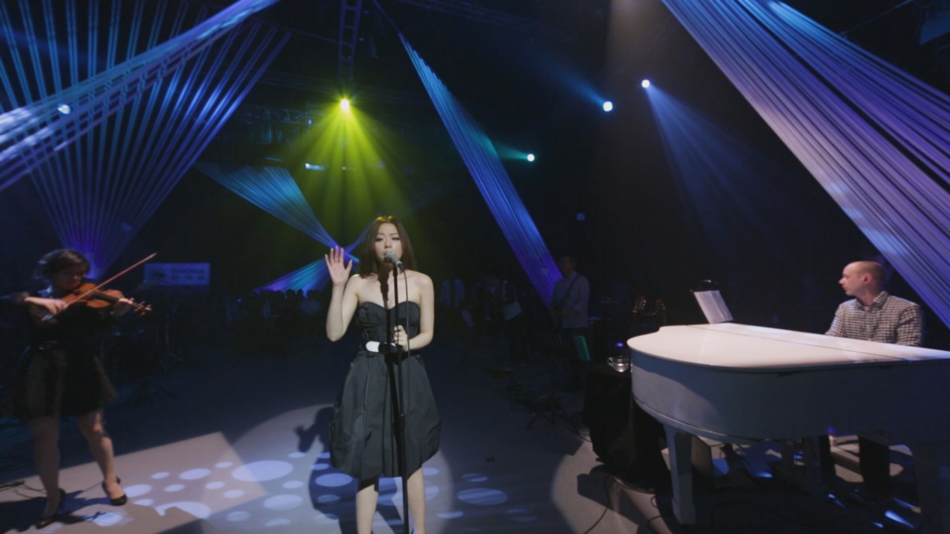 [115ed2k] [张靓颖 倾听 Listen To Jane Z Live 2012 现场专辑演唱会][ISO/21.88G]