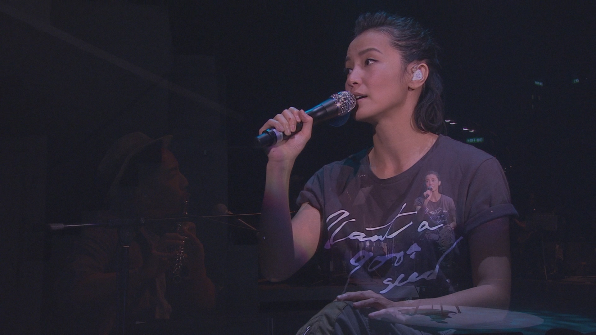 [115ed2k] [何韵诗 Re imagine Live 2015 十八种香港伊馆站][ISO/39.42G]