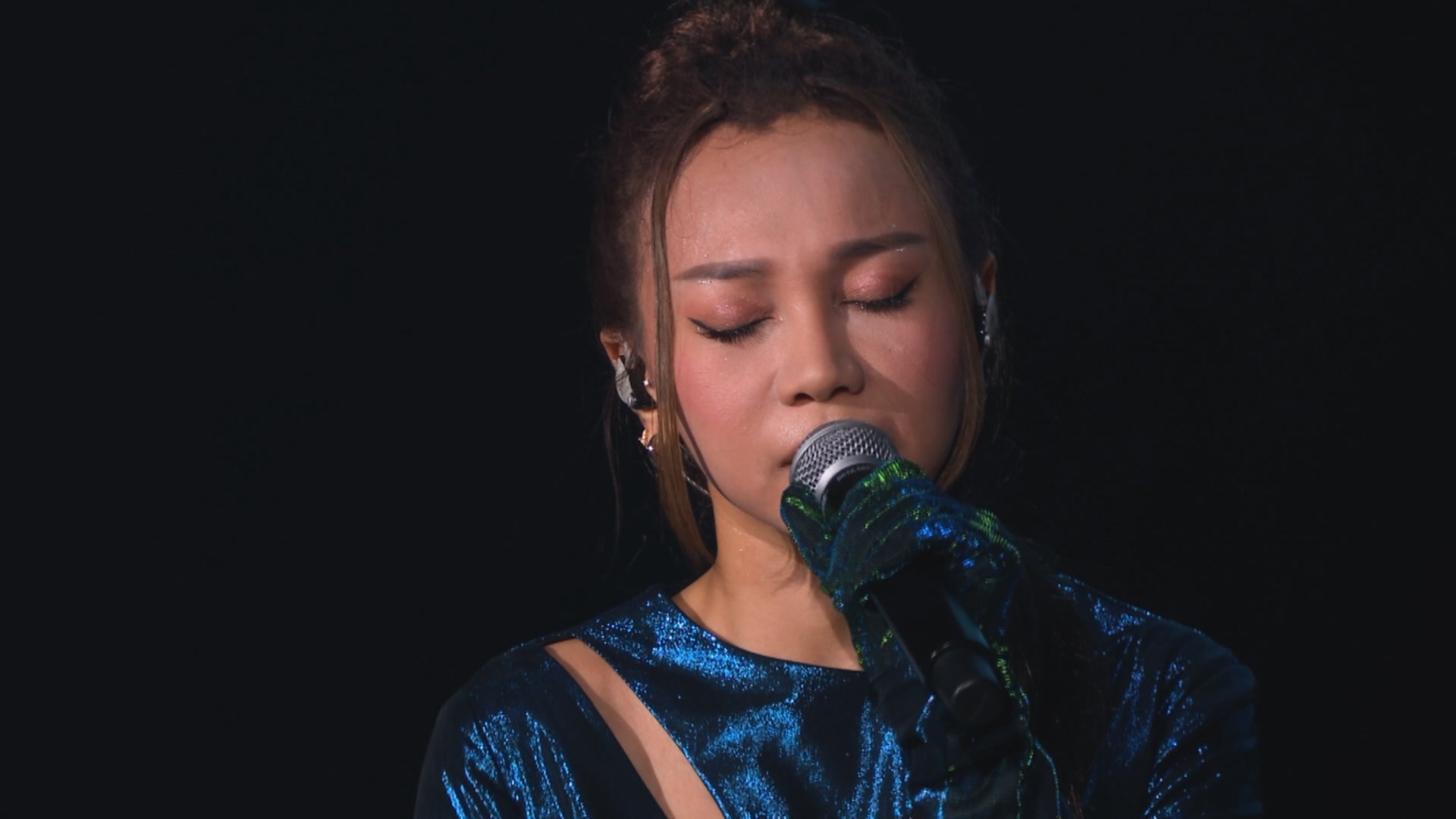 [115ed2k] [江海迦 AGA第一个「红馆」演唱会][ISO/52.7G]