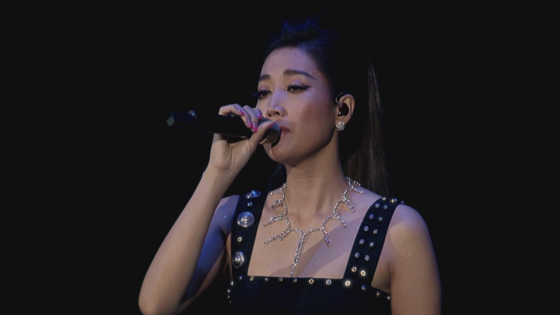 [115ed2k] [黄丽玲 A-Lin 声呐 SONAR 世界巡回演唱会2016][ISO/41.8G]