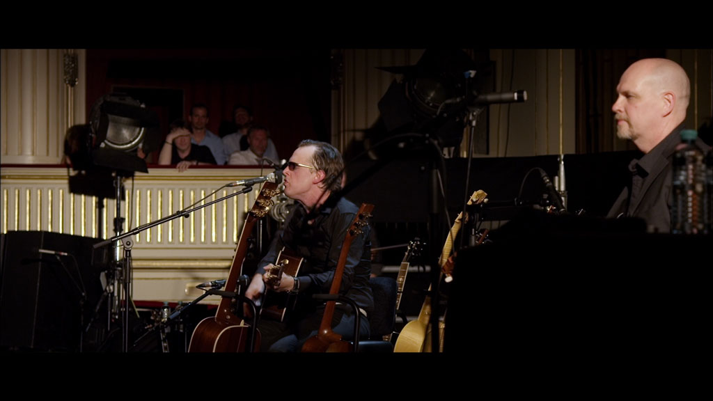 [115ed2k] [乔·博纳马萨 维也纳歌剧院之原声吉他现场演唱会 Joe Bonamassa - An Acoustic Evening at the Vienna Opera House 2012][ISO/43.9G]