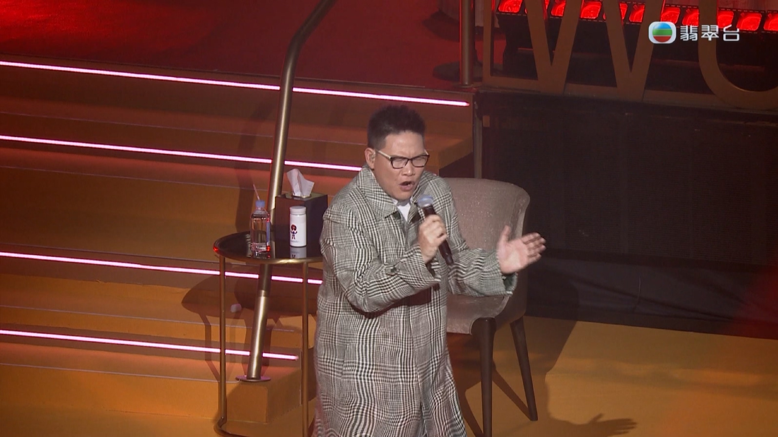 [115ed2k] [ 翡翠台 修哥無限楓騷演唱會/修哥无限枫骚演唱会][1080i][MKV/7.82G]