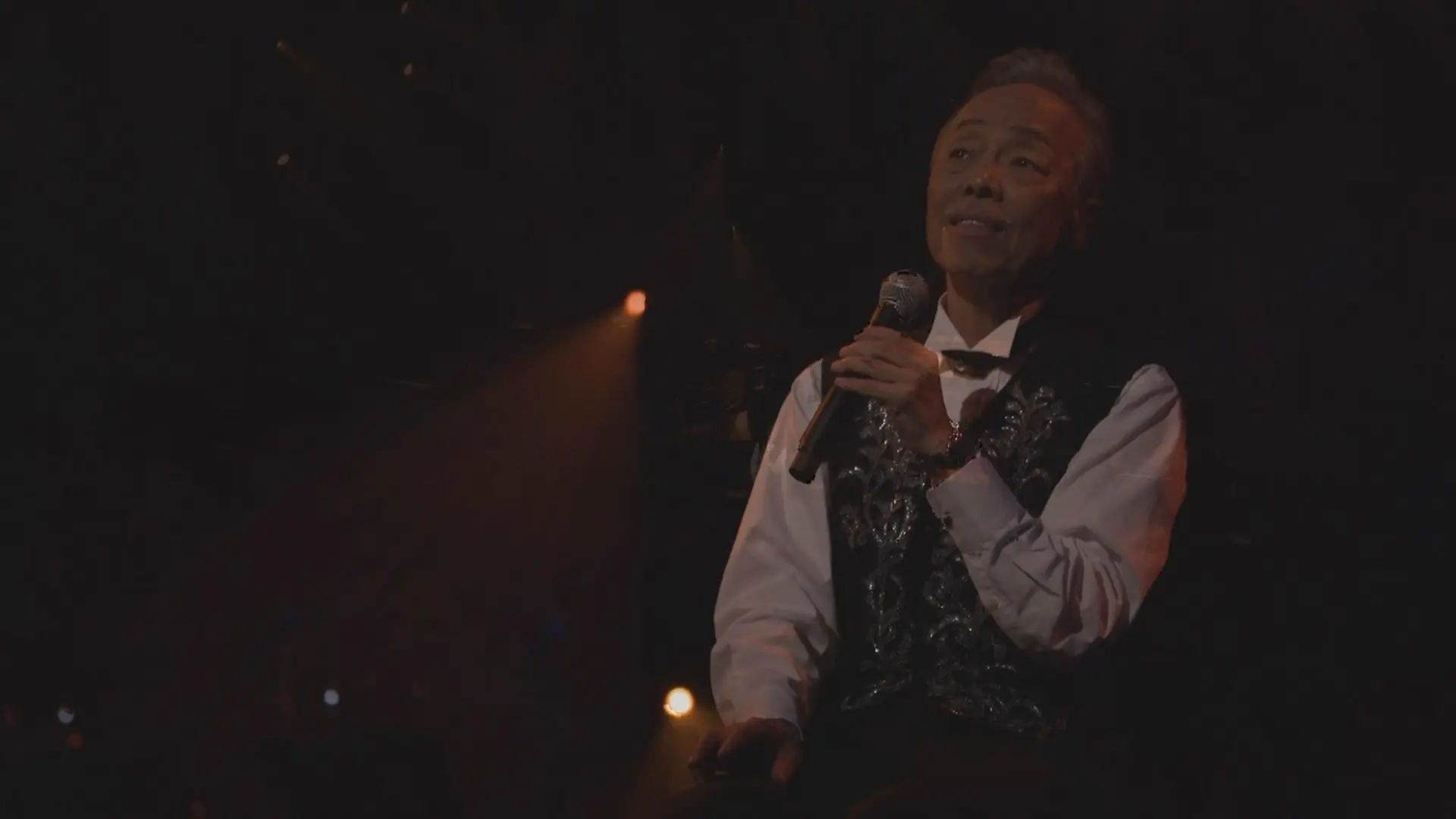[115ed2k] [谷村新司.青山剧场独奏会][Blu-ray.1080p.H.264.LPCM][ISO/44.41 GB ]