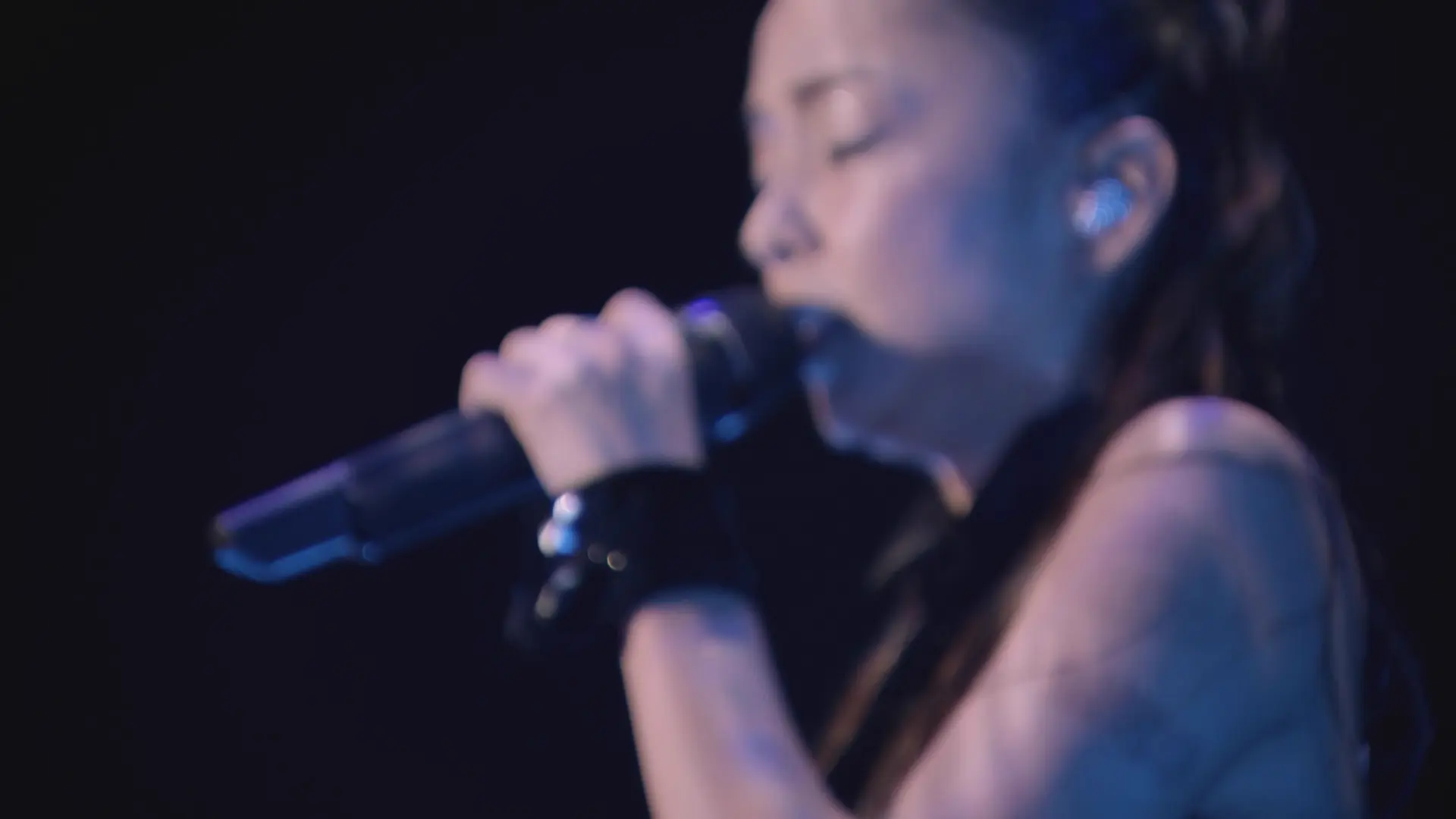 [115ed2k] [2014-安室奈美惠现场风格豪华版][Blu-ray.1080i.H.264.LPCM ][ISO/41.40 GiB]