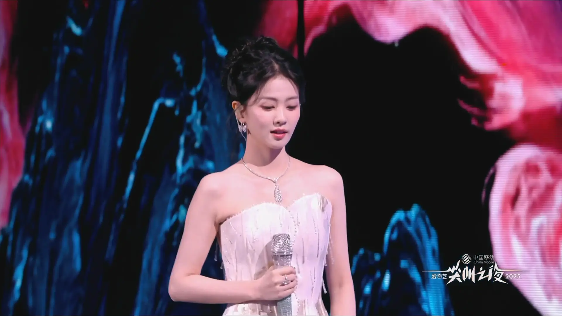 [115ed2k] [2025-爱奇艺尖叫之夜][1080p.WEB-DL.AVC.AAC][MP4/19.28 GiB]