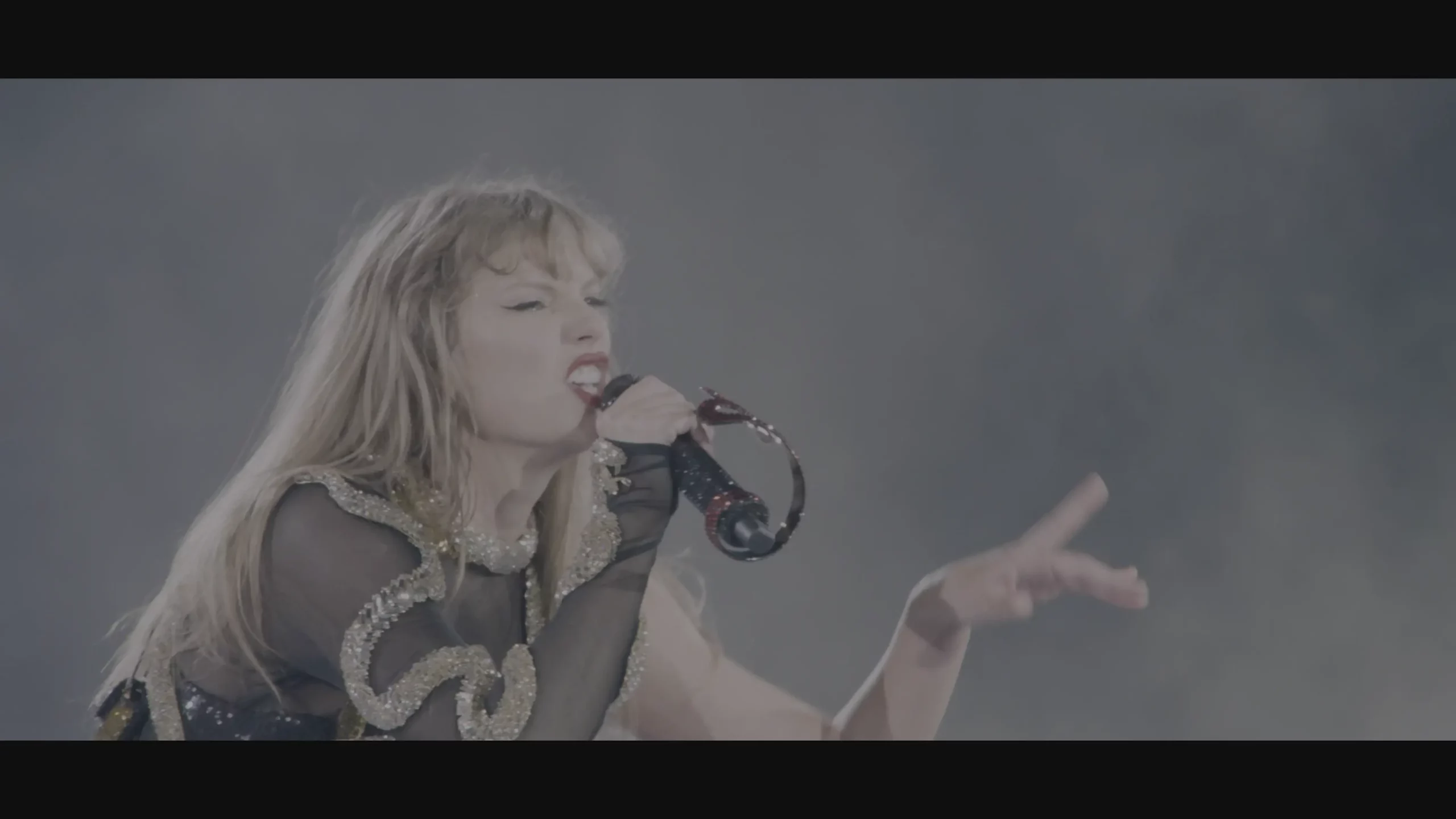 [115ed2k] [2025-泰勒·斯威夫特：时代巡回演唱会终场秀][2160p.DSNP.WEB-DL.H265.HDR.DDP5.1][MKV/23.14 GiB]