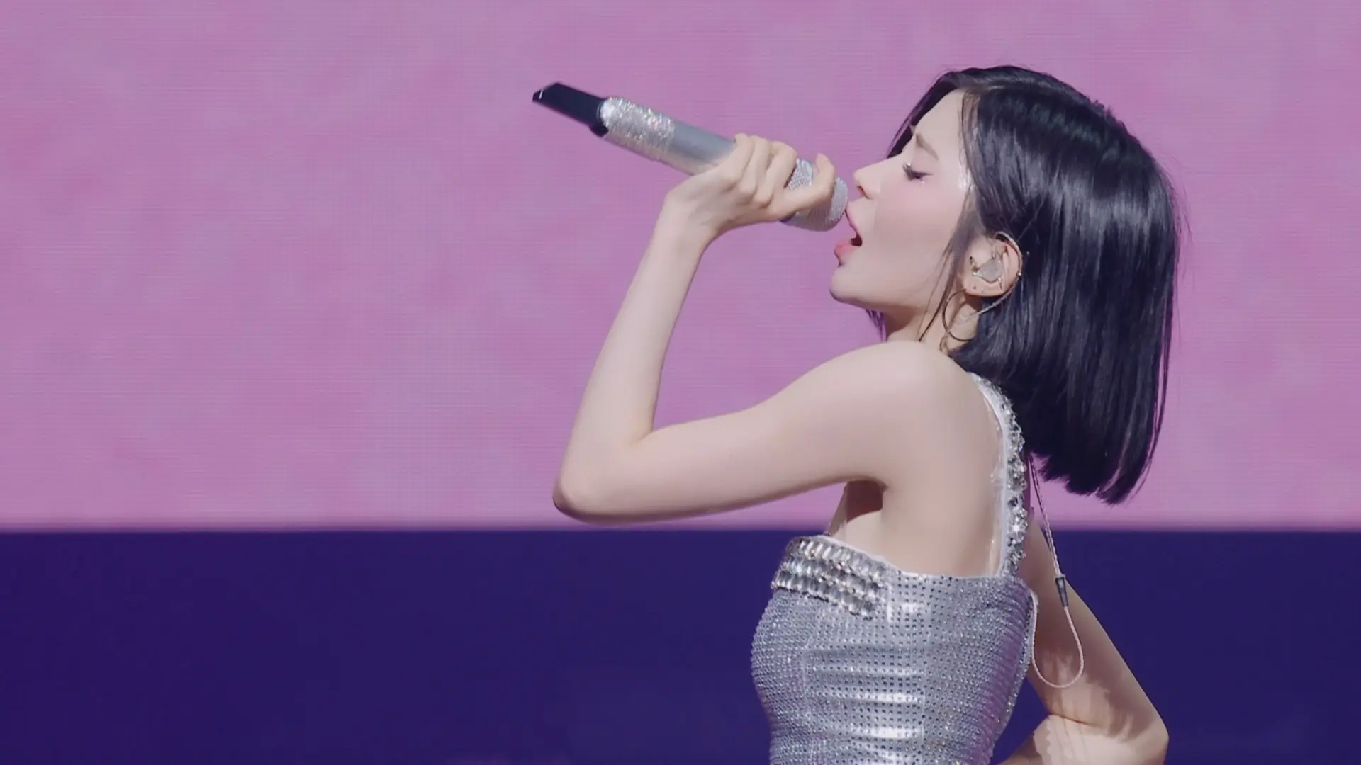 [115ed2k] [BABYMONSTER - 首次世界巡回演唱会 HELLO MONSTERS 日本站][1080i Blu-ray AVC LPCM 2.0][ISO/36.20 GiB]