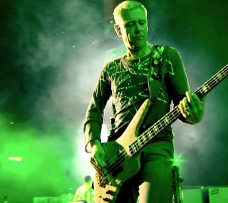 [115ed2k] [U2乐队玫瑰碗演唱会 U2：360°.at.the.Rose.Bowl.2009][ISO/40.2G]