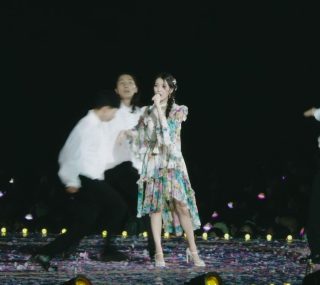 [115ed2k] [李知恩2022 IU Concert The Golden Hour演唱会][韩语DTS-HDMA5.1/原盘英简繁SUP字幕/章节][mkv/27.6G][BluRay.1080p.DTS-HD.MA.5.1.x265.10bit]